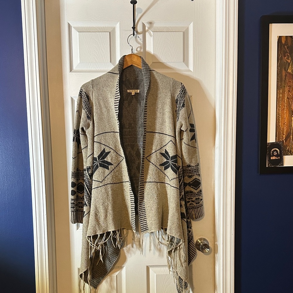 Hem‎ & Thread Gray and Black Patterned Cardigan